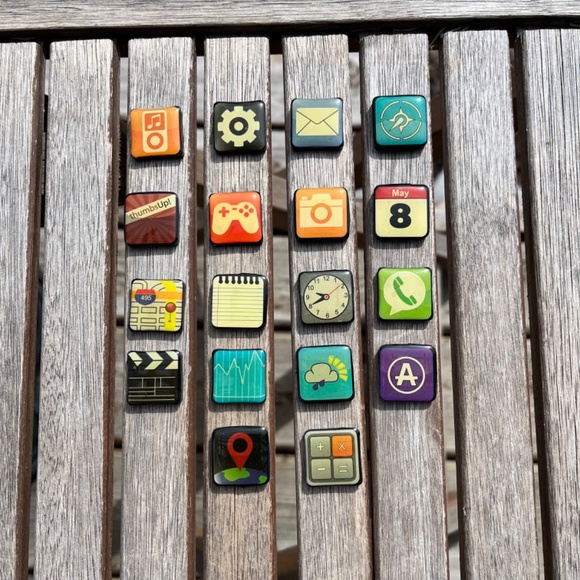 Magnets - Cute 2 cm x 2 cm - Picture 10 of 12